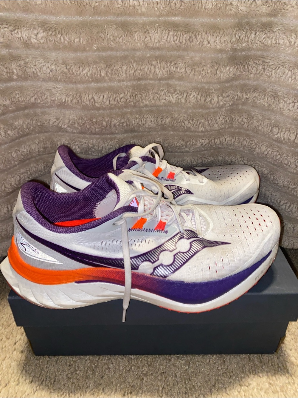 Saucony Women's Endorphin Speed 4 nylon plated shoe- women’s size 11/men’s 9.5